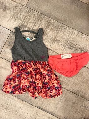 Roxy Girls' Gray Tank with Coral Patterned Skort and Coral Bottoms